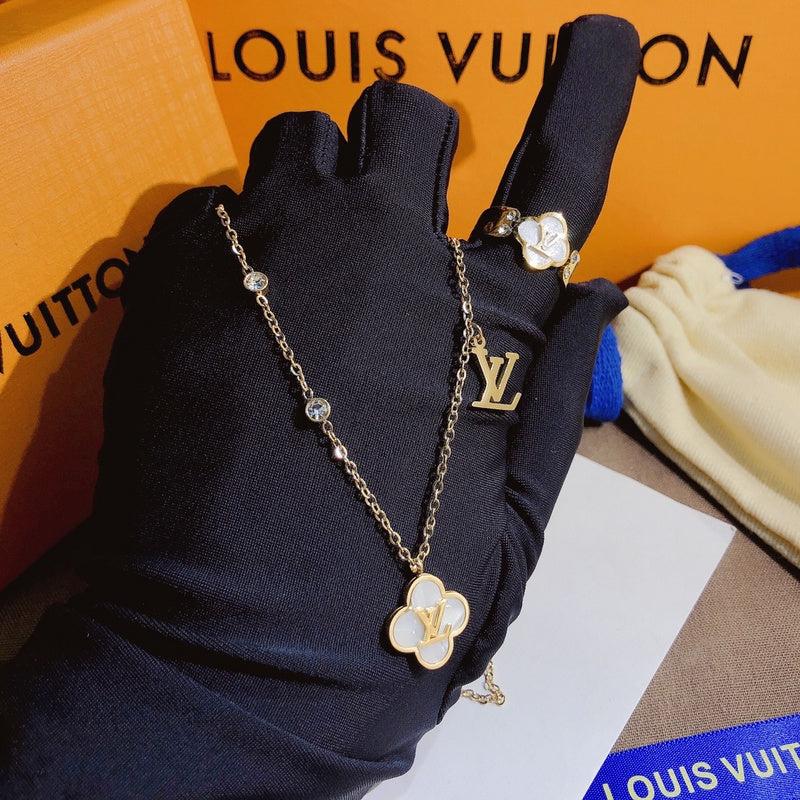 LV Monogram Flower Extraordinary Ring - Image 8