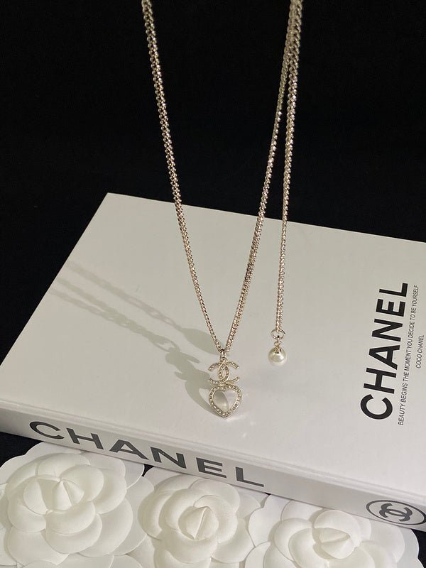 Chanel Crystal Heart CC Cuban Pearl - Image 4