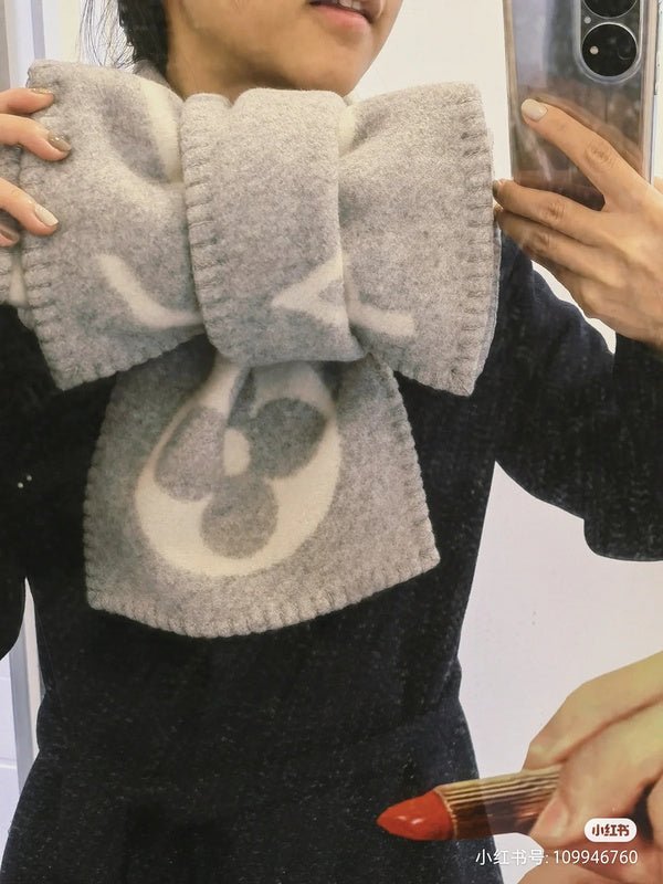 LV Oversized Monogram Cashmere Blend Scarf - Image 6