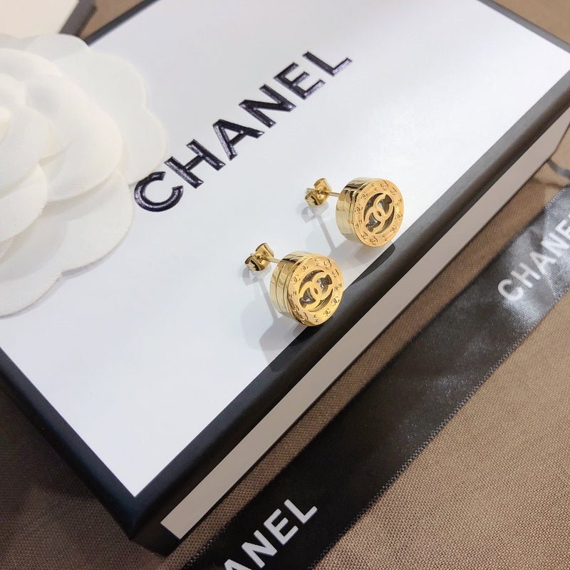 Chanel Gold Rhinestone Round CC - Image 9
