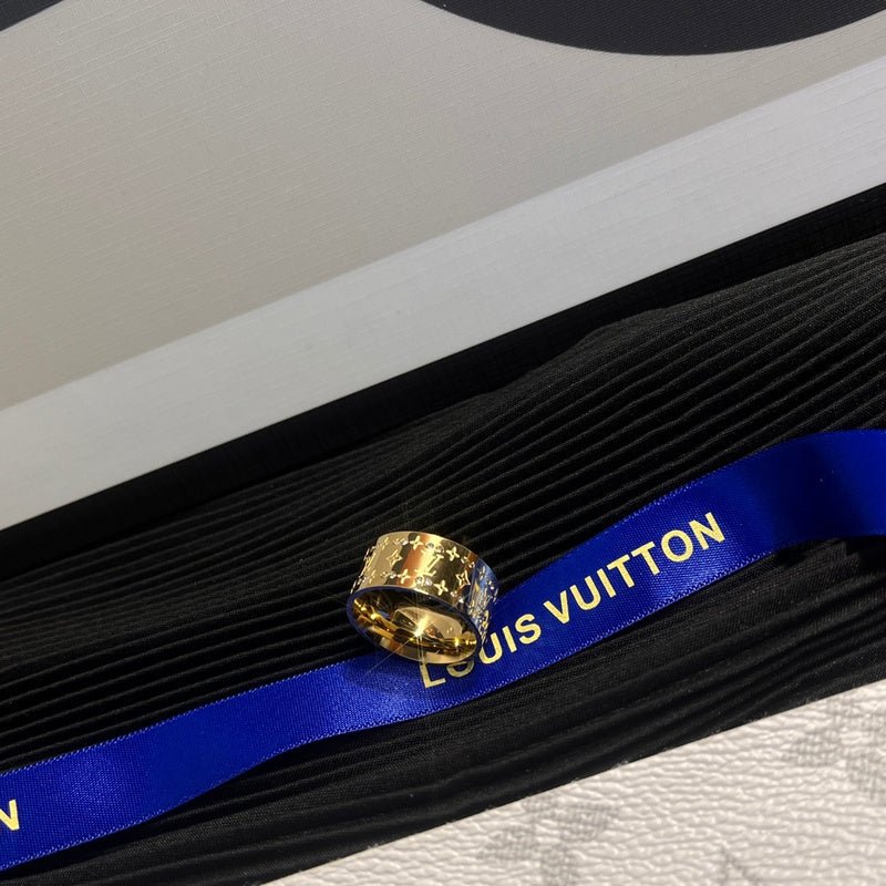 Alternative view of LV Pave Monogram Band Ring