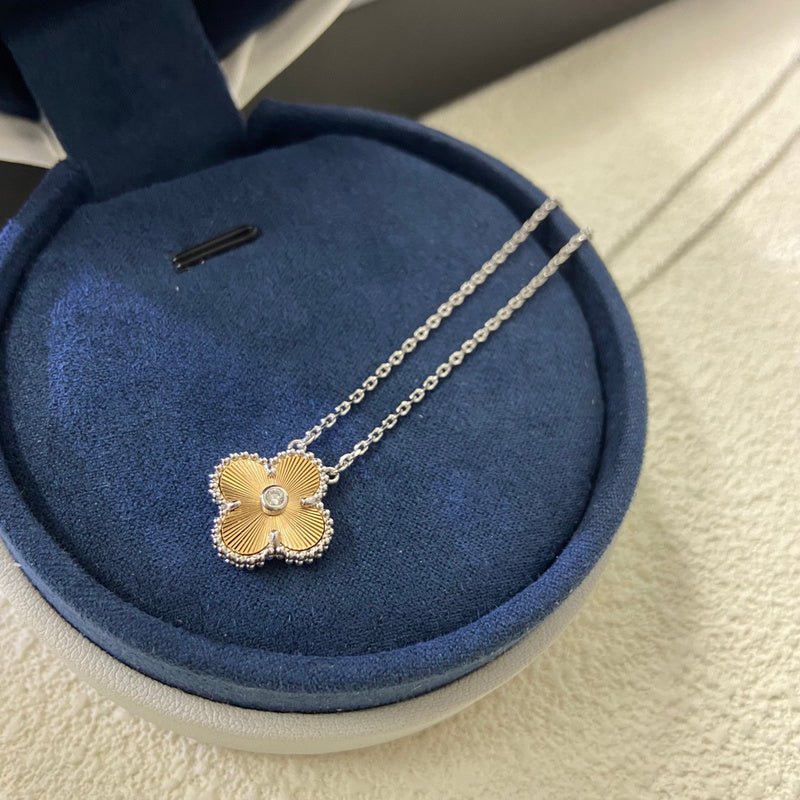 VCA Laser Color Separation Single Clover Necklace - Image 4