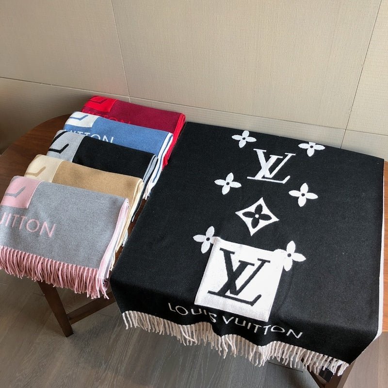 LV Black White Reversible Giant Monogram Shawl - Image 10