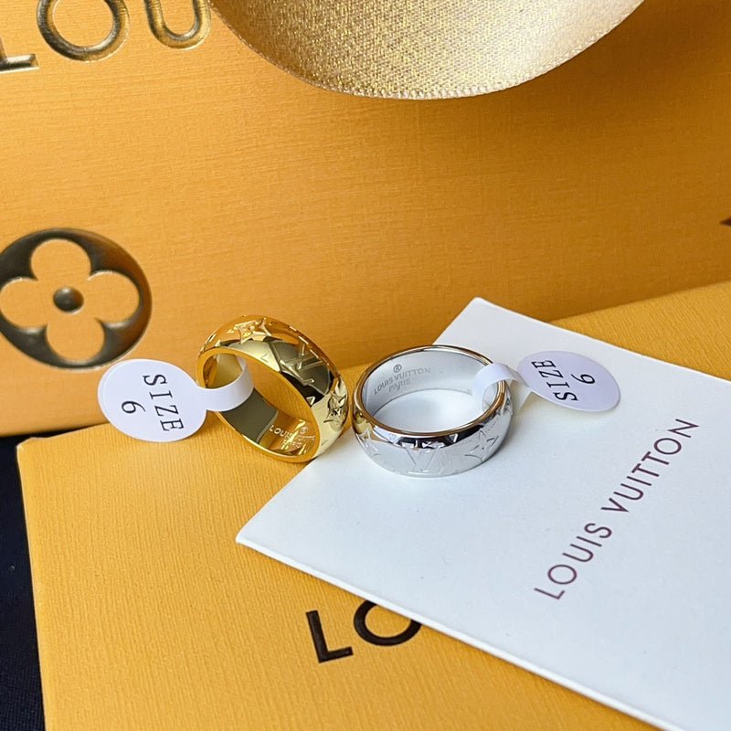 LV Two-Tone Star Band Ring - Image 4
