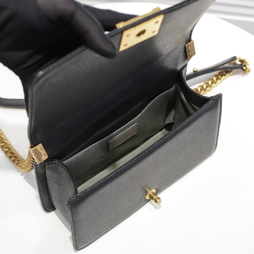 Chanel Boy Grained Leather Handbag - Image 7