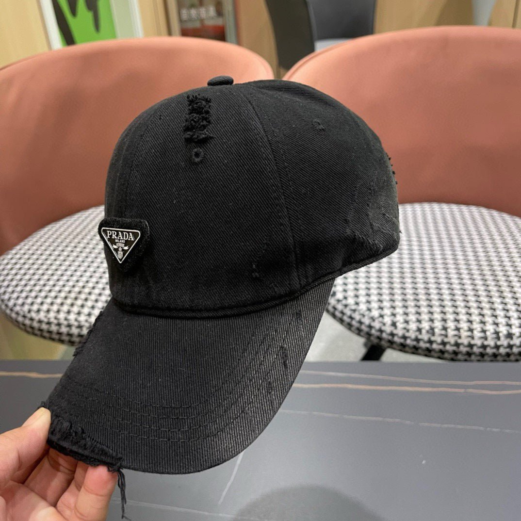 Alternative view of CASQUETTE PRADA