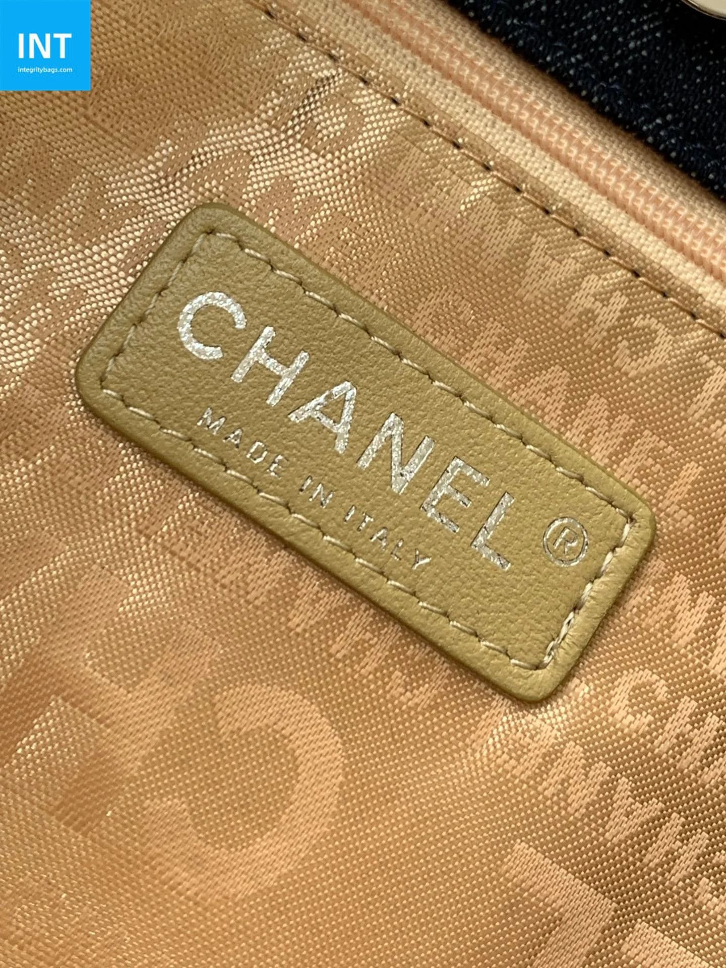 Chanel 25 Denim Leather Tote Bag (Navy Blue) - Image 7