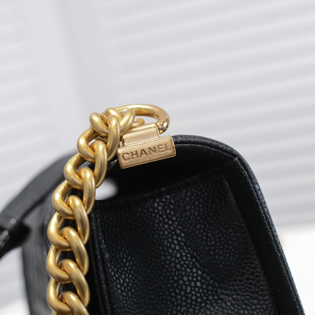Chanel Boy Grained Leather Handbag - Image 5