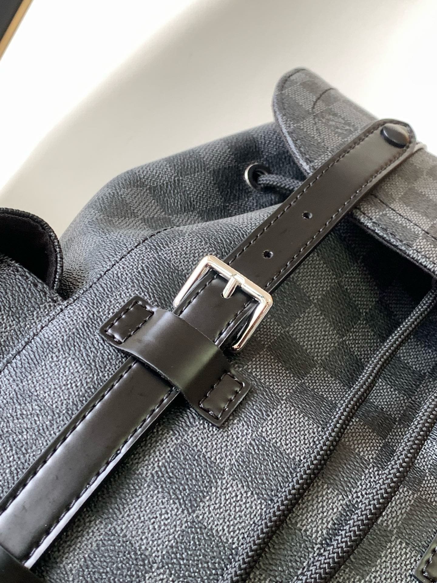 Louis Vuitton Christopher MM Damier - Image 5