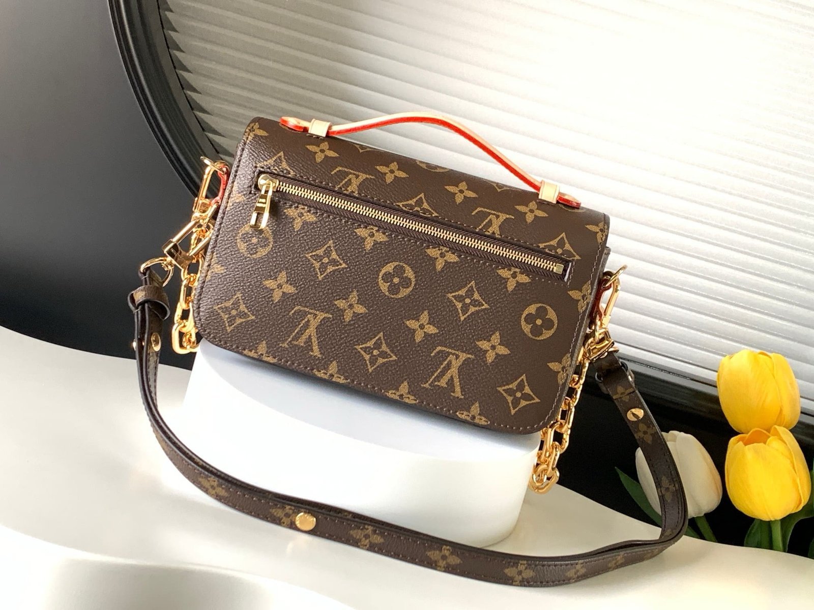 Louis Vuitton Métis East West Monogram - Image 3
