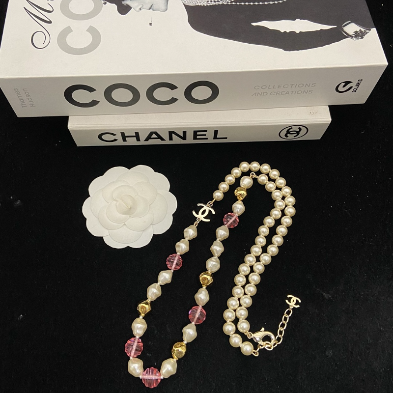 Chanel Baroque Pearl Red Crystal Long Necklace - Image 3