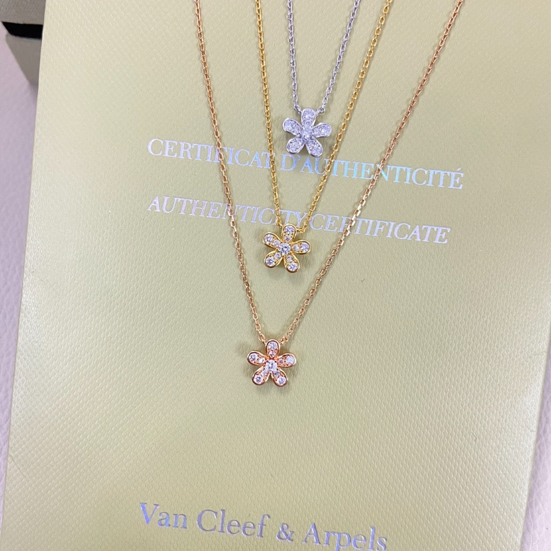 VCA Single Full Diamond Flower Multi-Tone Necklace