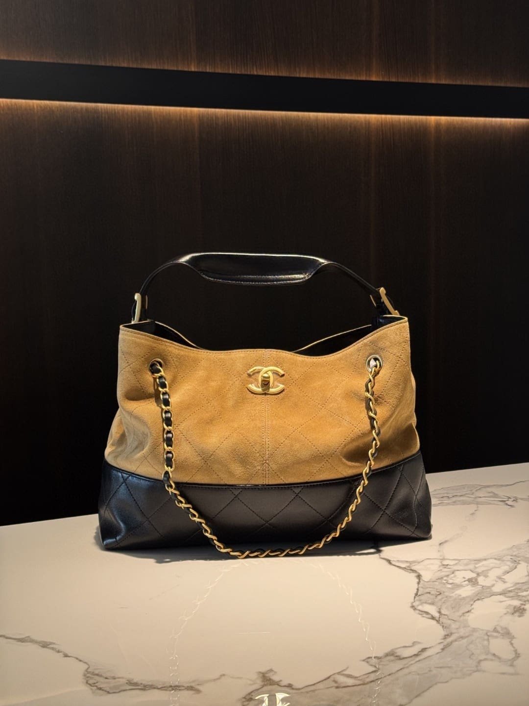 Alternative view of Chanel 25 Shopping Bag