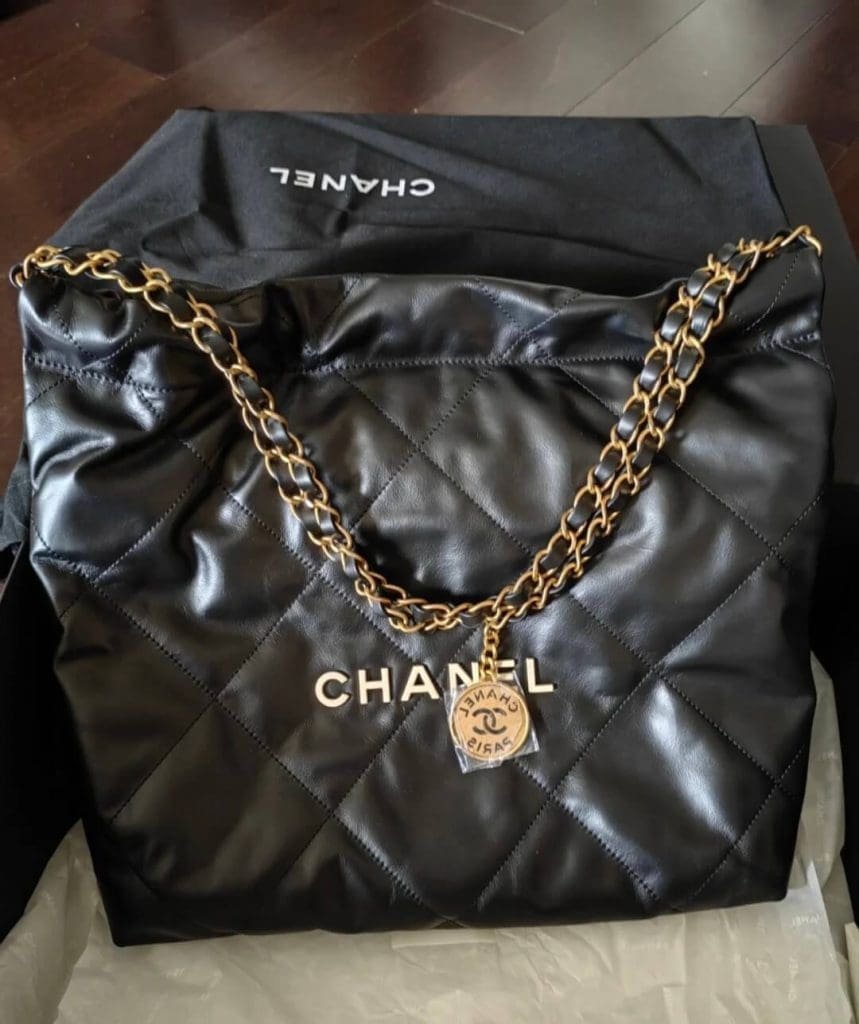Chanel 22 Small Calfskin Handbag (Black) - Image 7