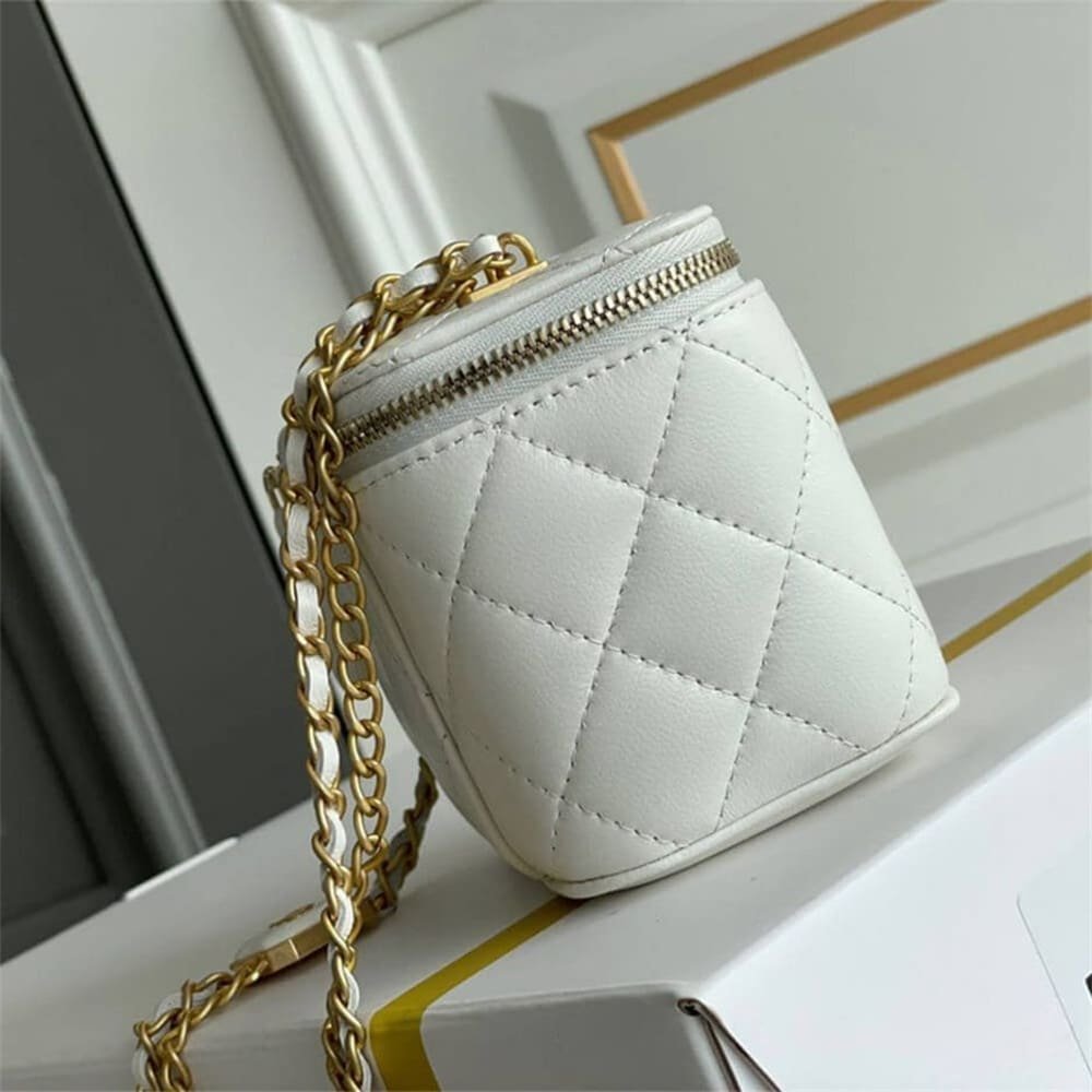 Chanel Vanity Lambskin Chain Bag - Image 4