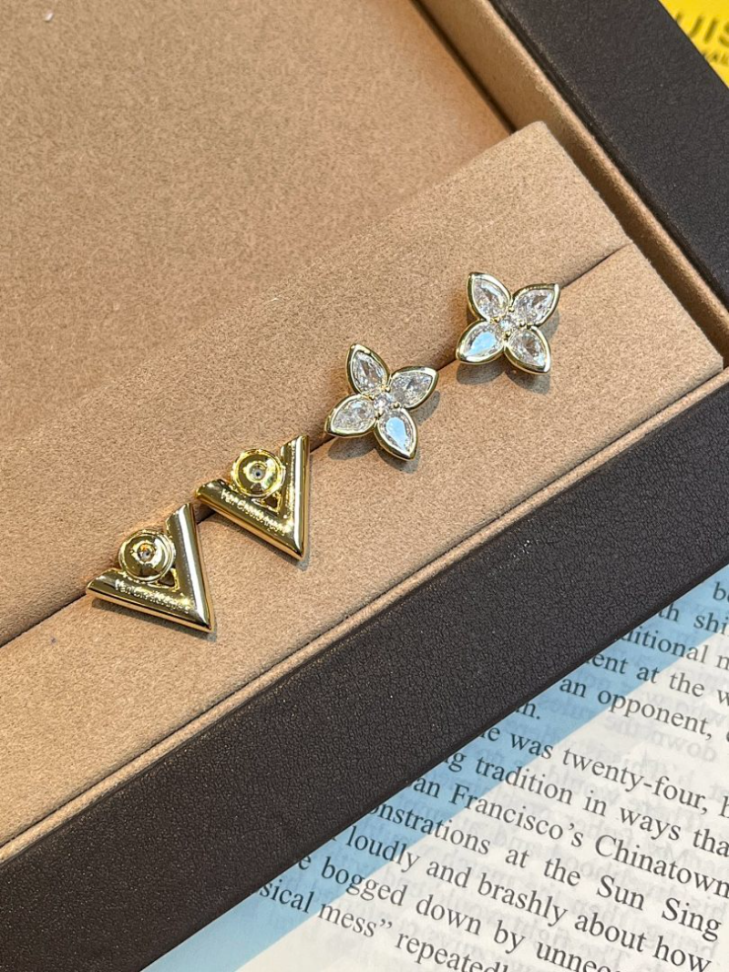 LV V & Flower Stud Twinkling Earrings - Image 5