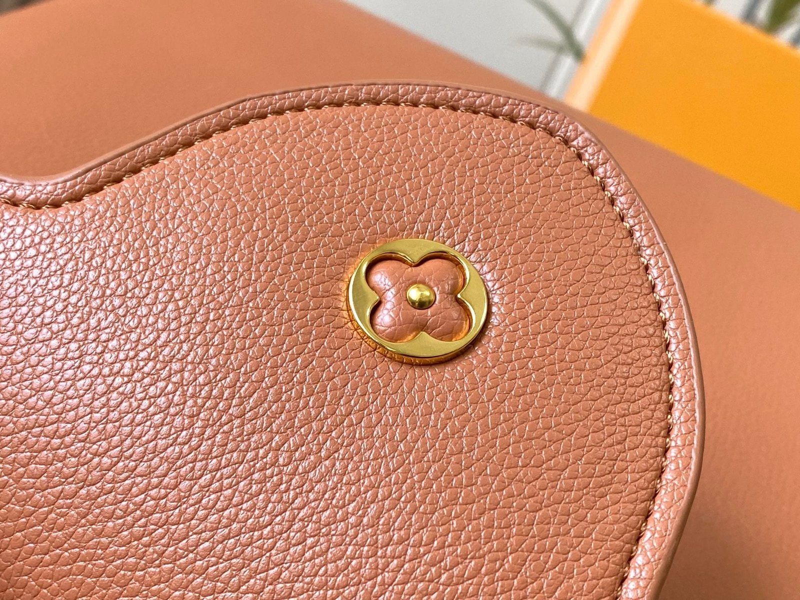Louis Vuitton Capucines Souple Large - Image 9