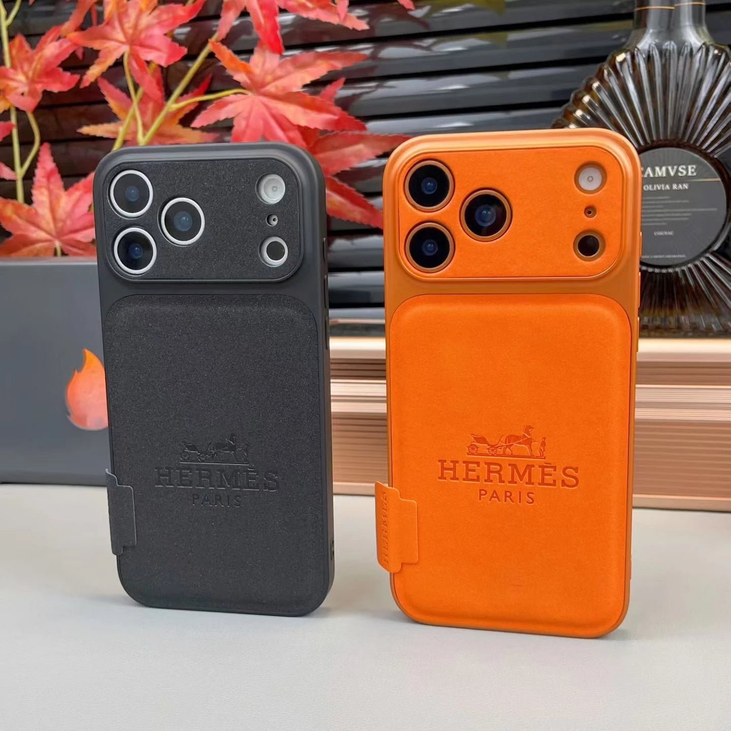 Hermès Grey Logo Embossed Leather Phone Case - Image 8