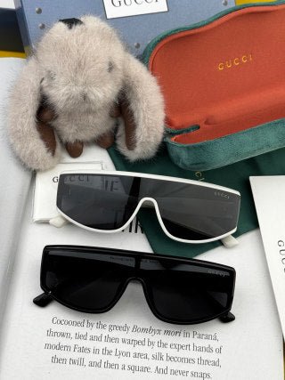 GUCCI White Shield Acetate Sunglasses - Image 3