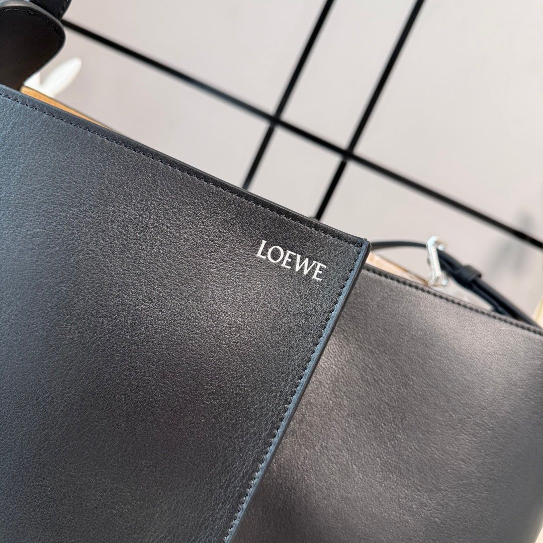 Loewe Large Bilbao Bucket Black Smooth Calfskin 289322 - Image 7