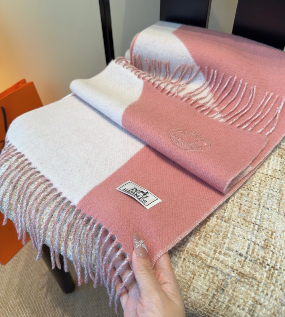 Hermès Two-Tone Cashmere Scarf - Image 5