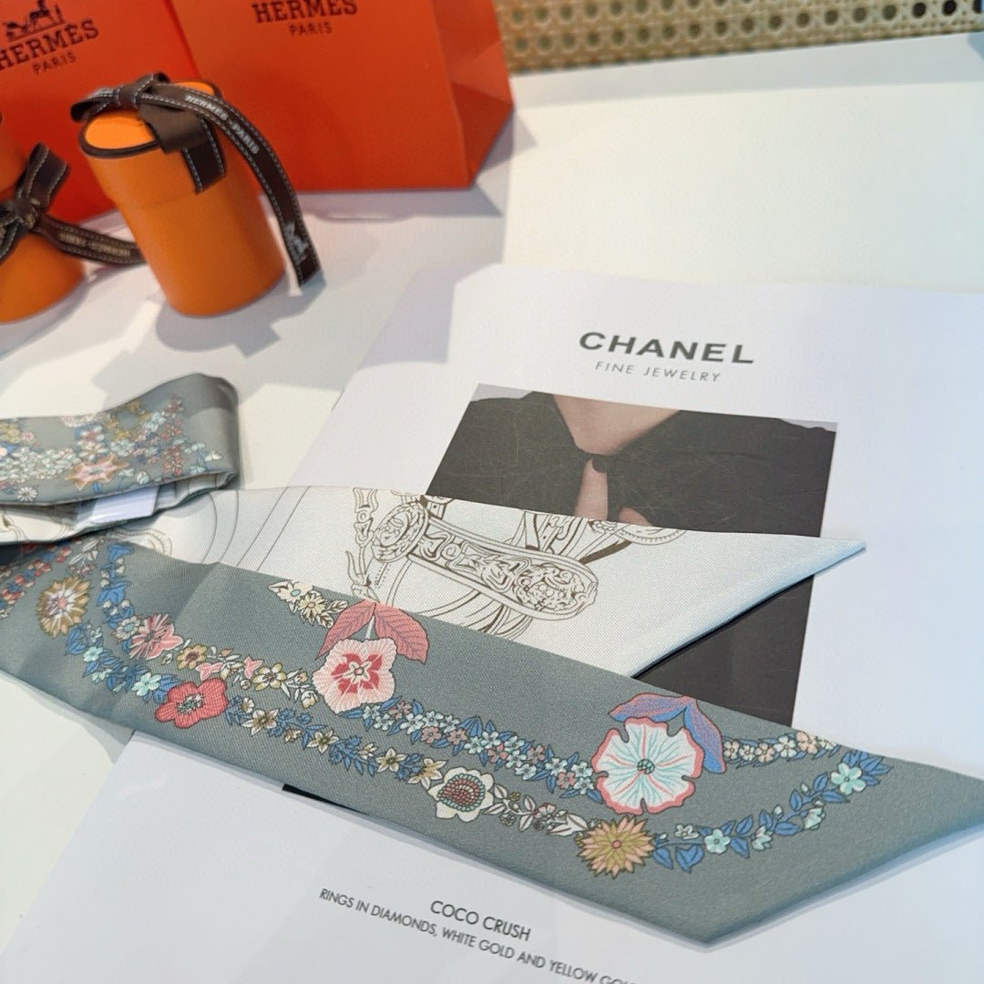 Hermès Floral Print Silk Twilly - Image 3