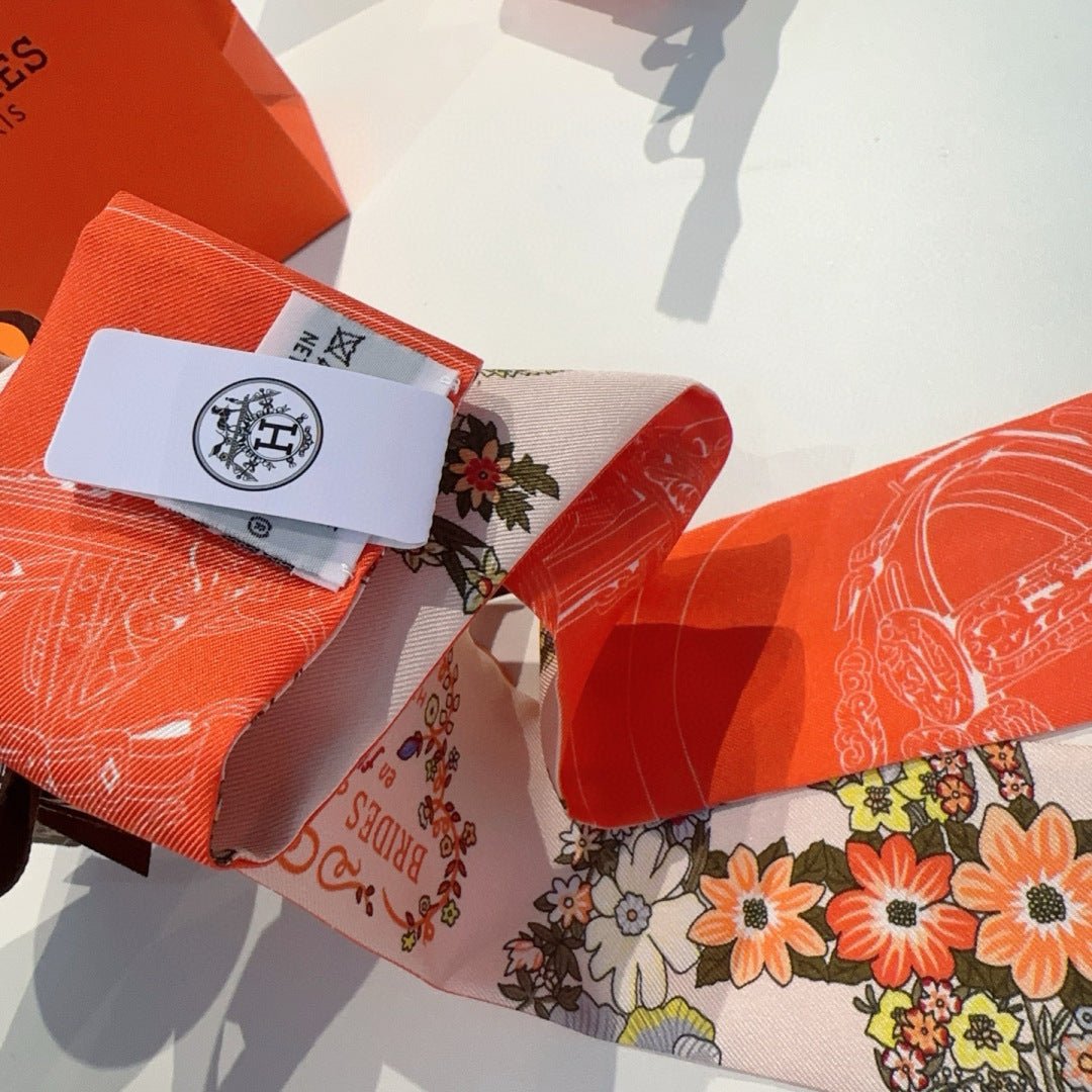 Hermès Floral Border Silk Twilly - Image 6