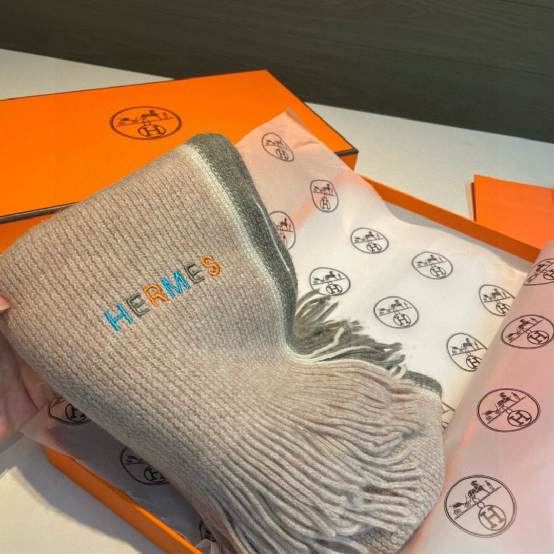 Hermès Cashmere Logo Scarf - Image 7