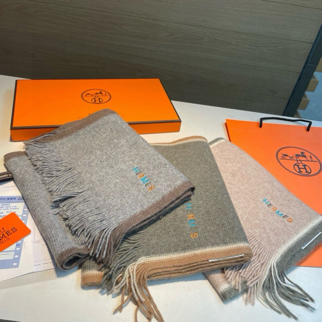Hermès Cashmere Letter Embroidery Scarf - Image 6