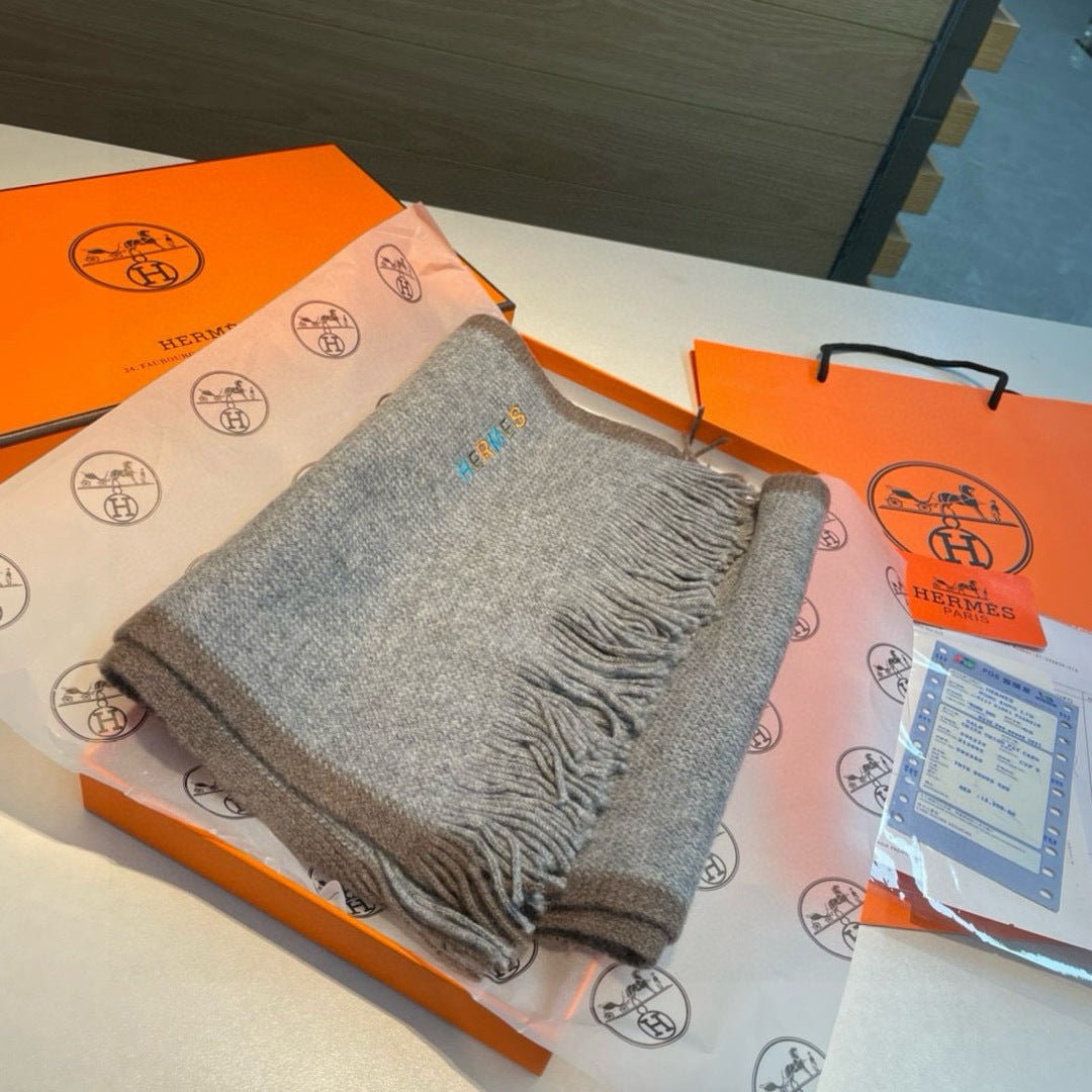 Hermès Cashmere Letter Embroidery Scarf - Image 3