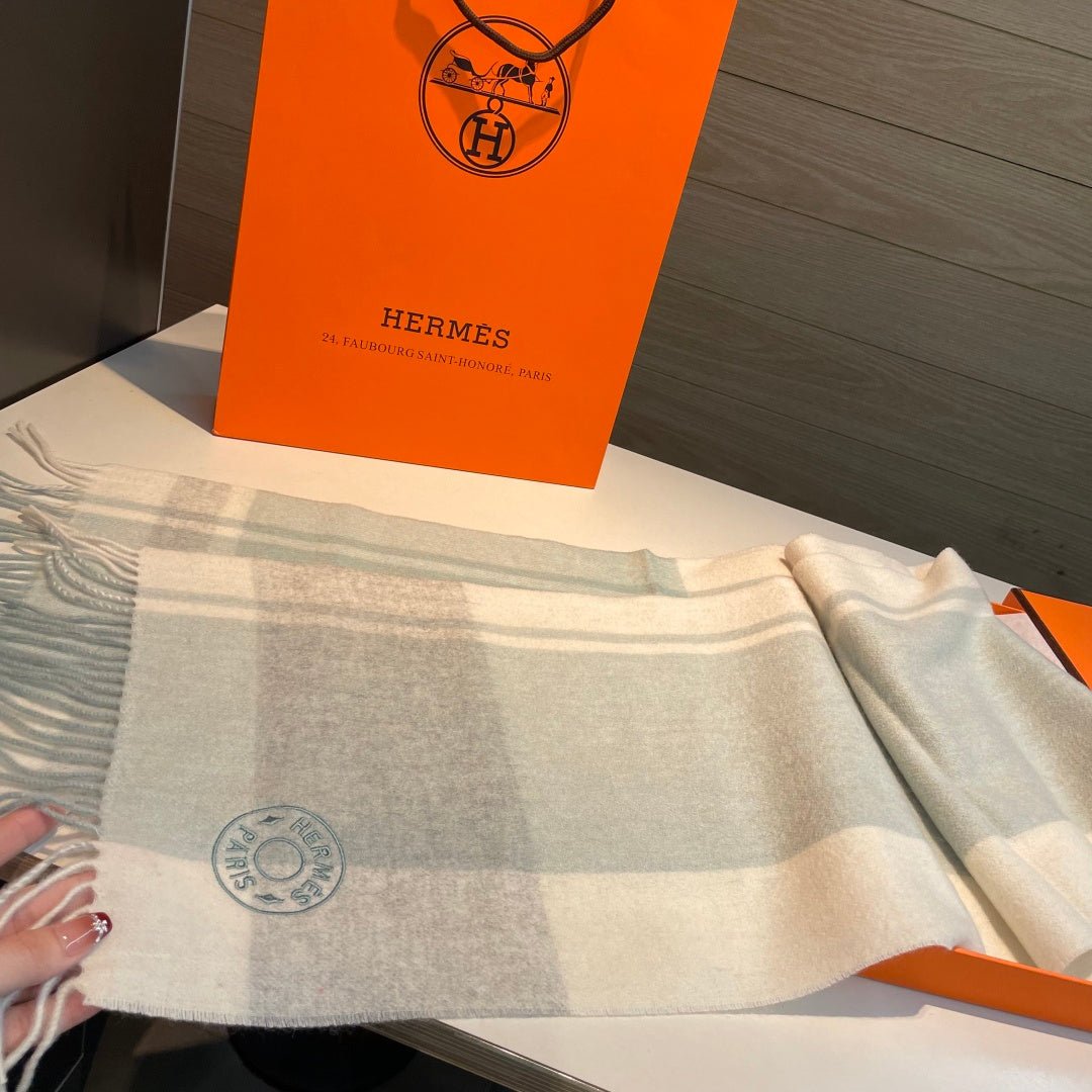 Hermès Plaid Cashmere Scarf - Image 6