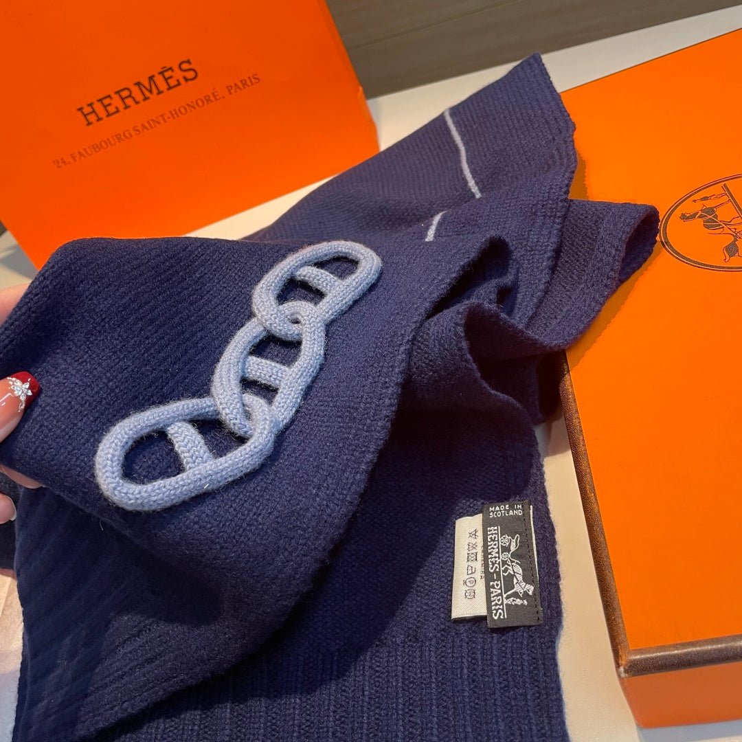 Hermès Knit Cashmere Scarf - Image 5