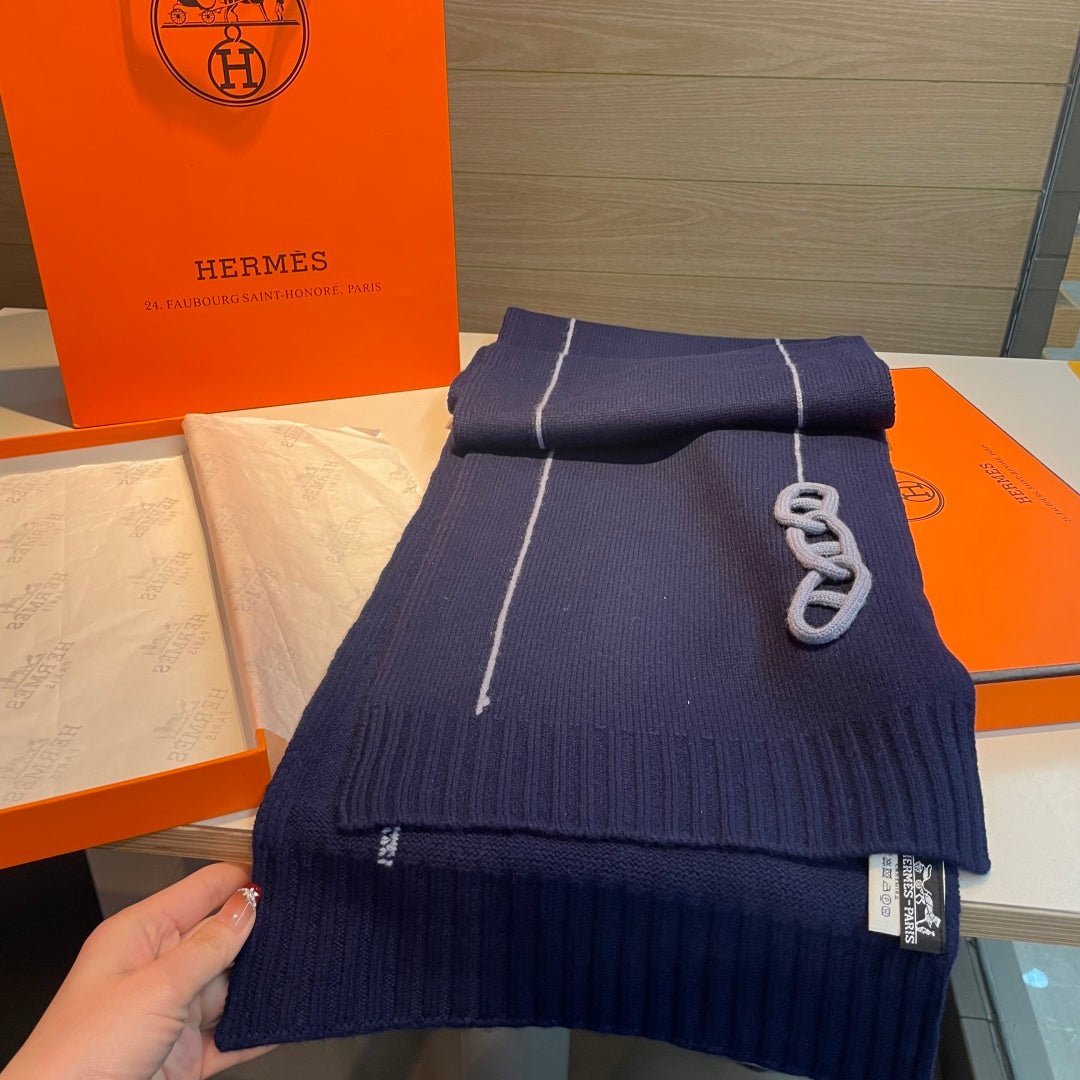 Hermès Knit Cashmere Scarf - Image 6