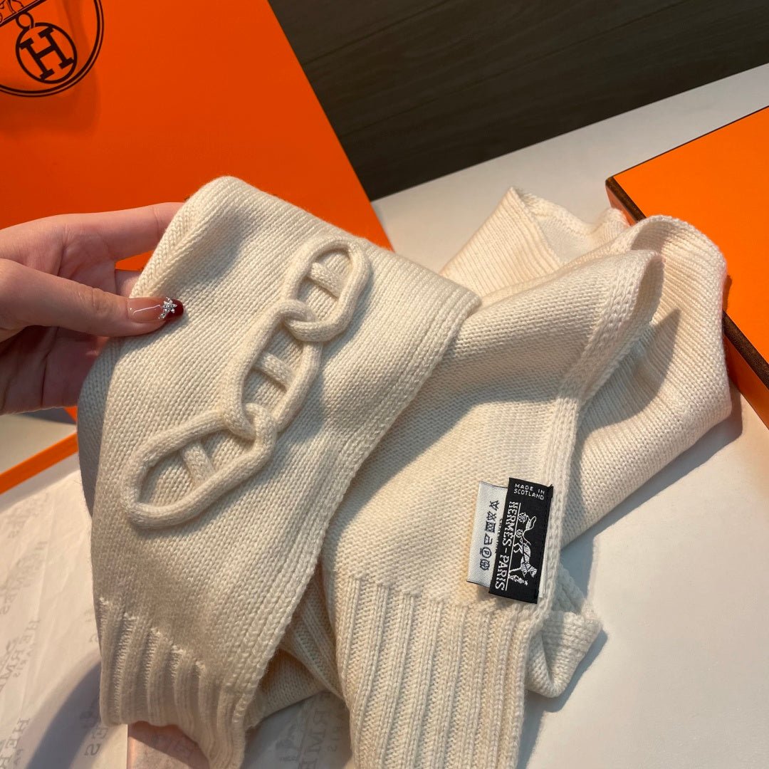 Hermès Knitted Wool Scarf - Image 5