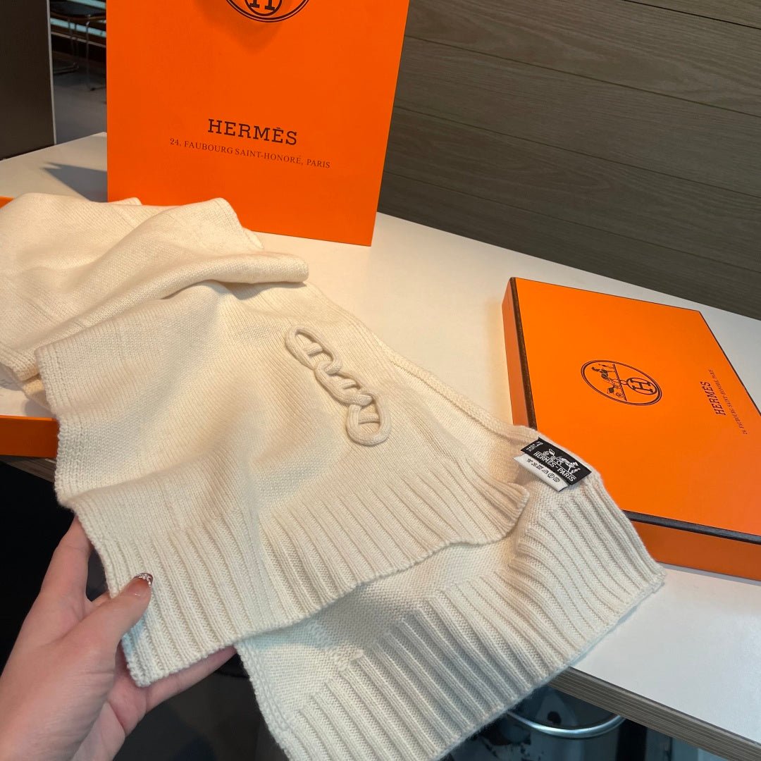 Hermès Knitted Wool Scarf - Image 8