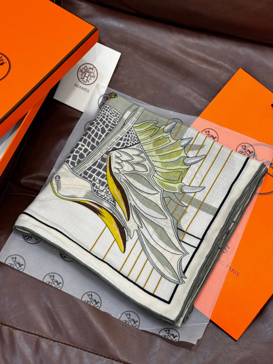 Alternative view of HERMES HERMES 25S SCARF 140 IN SILK CASERE 989483