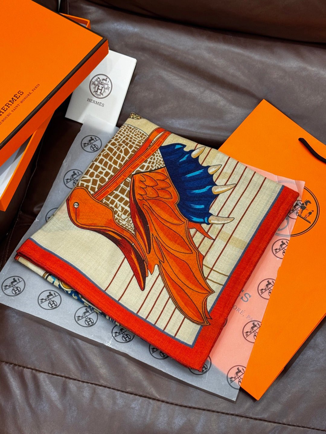 Alternative view of HERMES HERMES 25S SCARF 140 IN SILK CASERE 989485