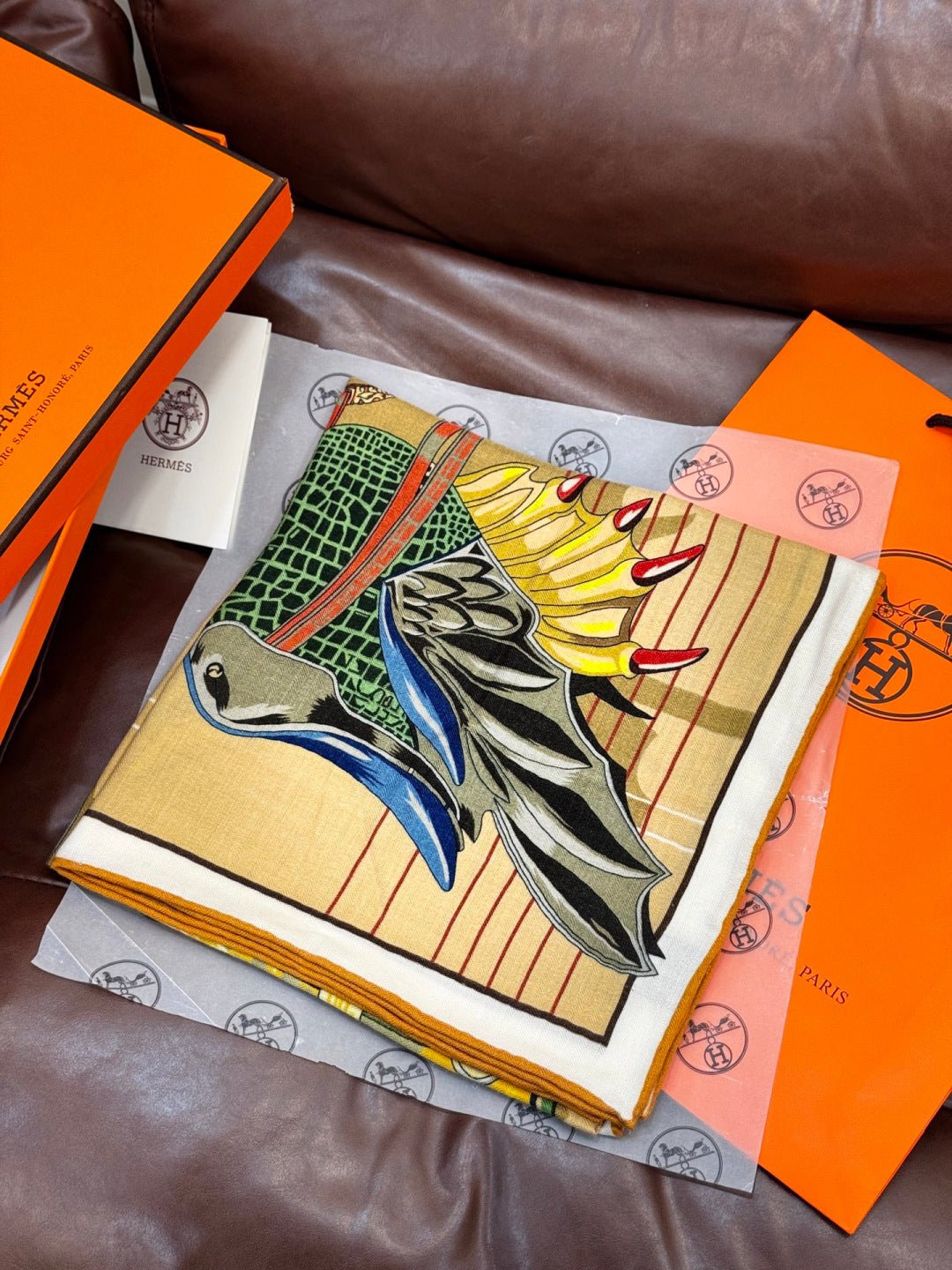 Alternative view of HERMES HERMES 25S SCARF 140 IN SILK CASERE 989487