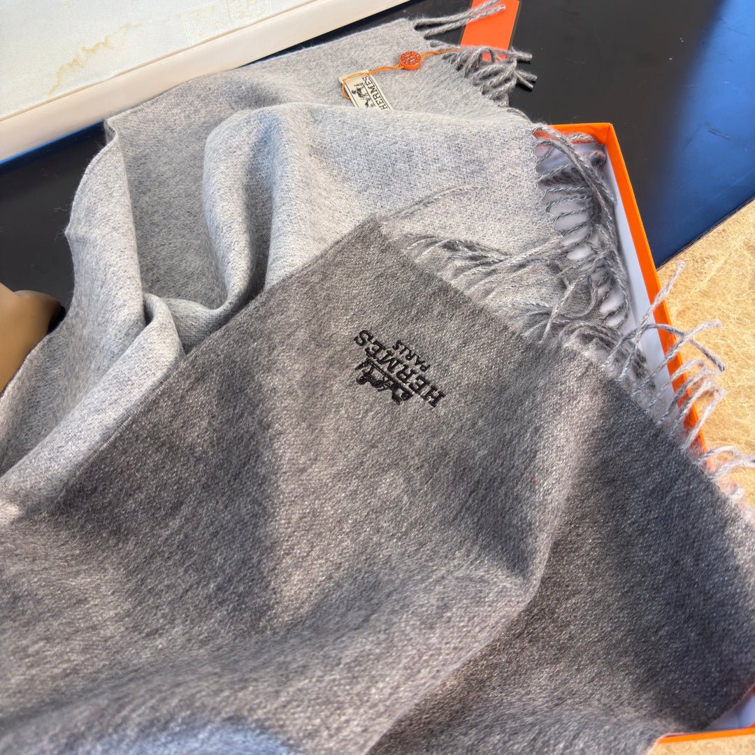 Hermès Embroidered Cashmere Scarf - Image 5