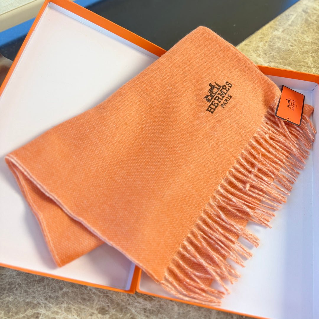 Alternative view of HERMES HERMES 25S SCARF 180 IN CASERE 987742