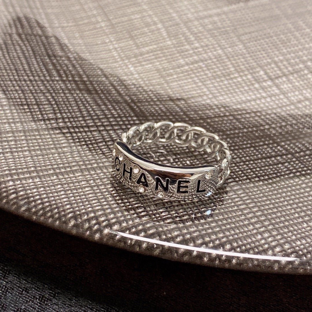 Chanel Silver Chain Link Engraved Letter Ring