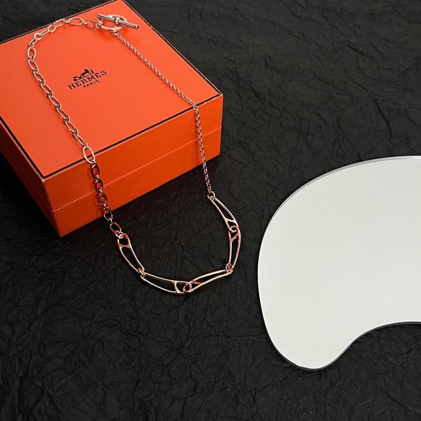 Hermès Gold Chaine d'Ancre Style Necklace - Image 3