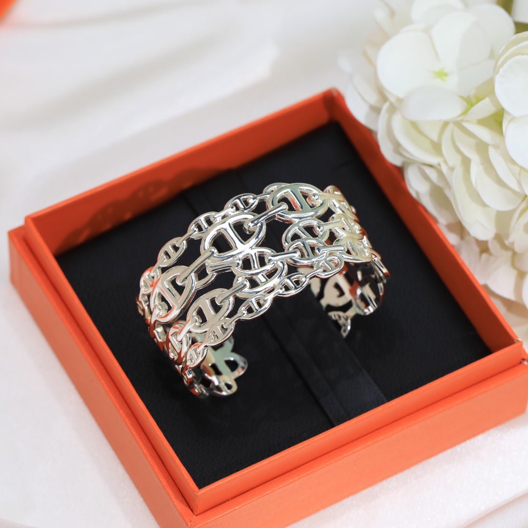 Alternative view of  Hermès Silver Multi-Link Chaine d'Ancre Ring