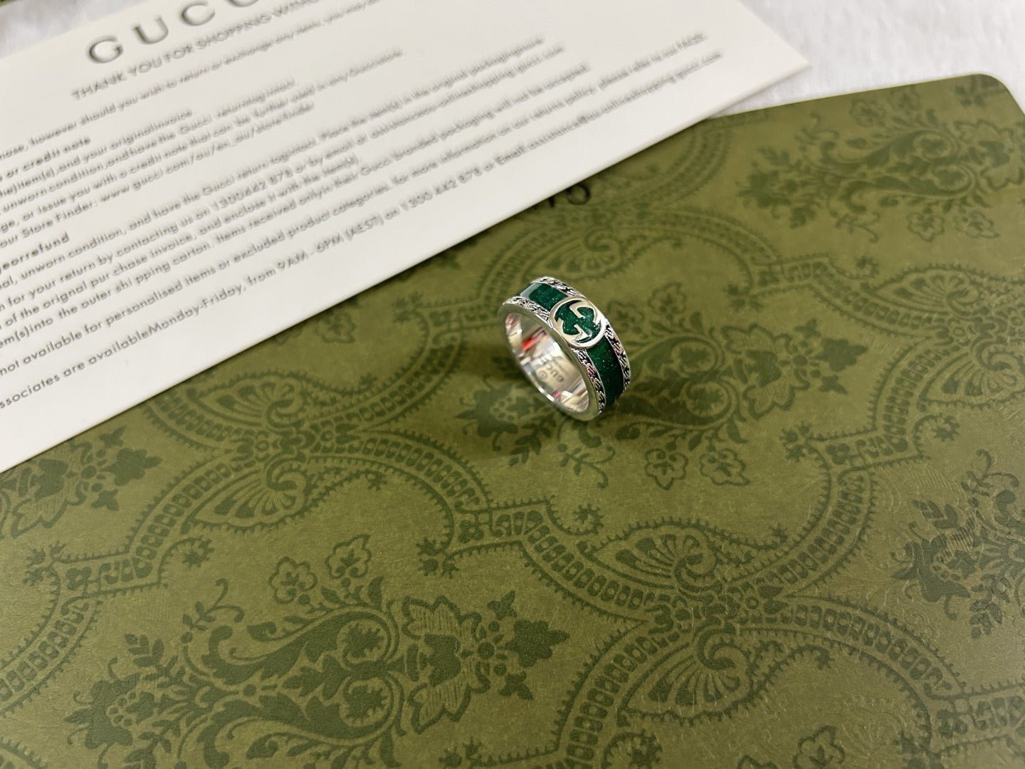 GUCCI Green Enamel Edge GG Band Ring - Image 11