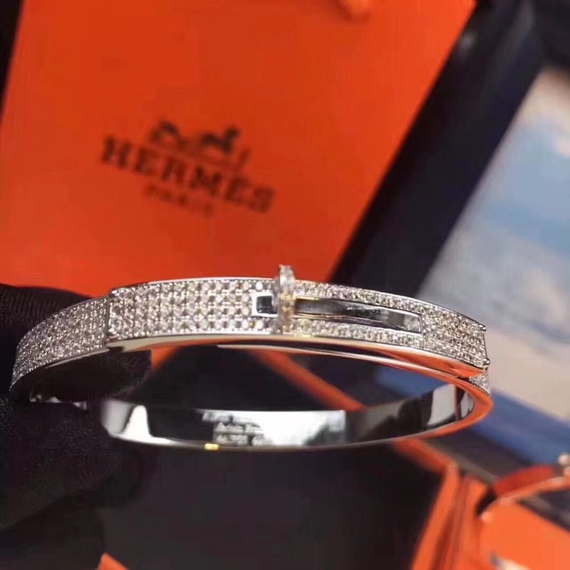 Hermès Yellow Gold Full-Pavé Kelly Lock Bangle - Image 6
