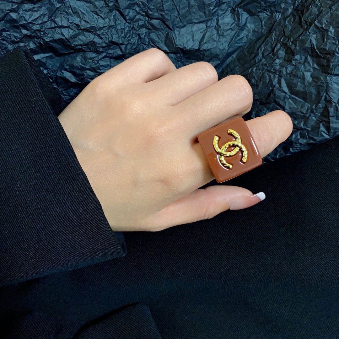 Chanel Red Resin Square CC Ring - Image 5