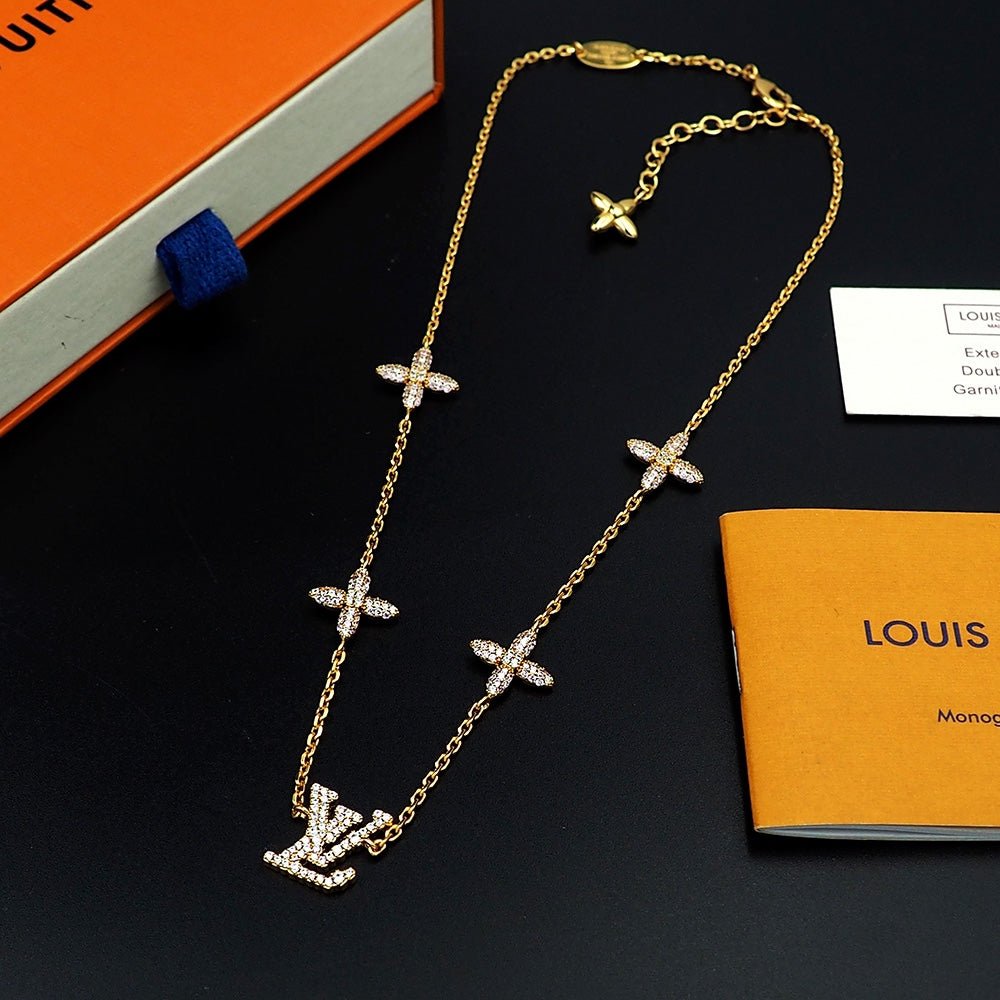 LV Gold Zircon Four-Leaf Star Necklace - Image 4