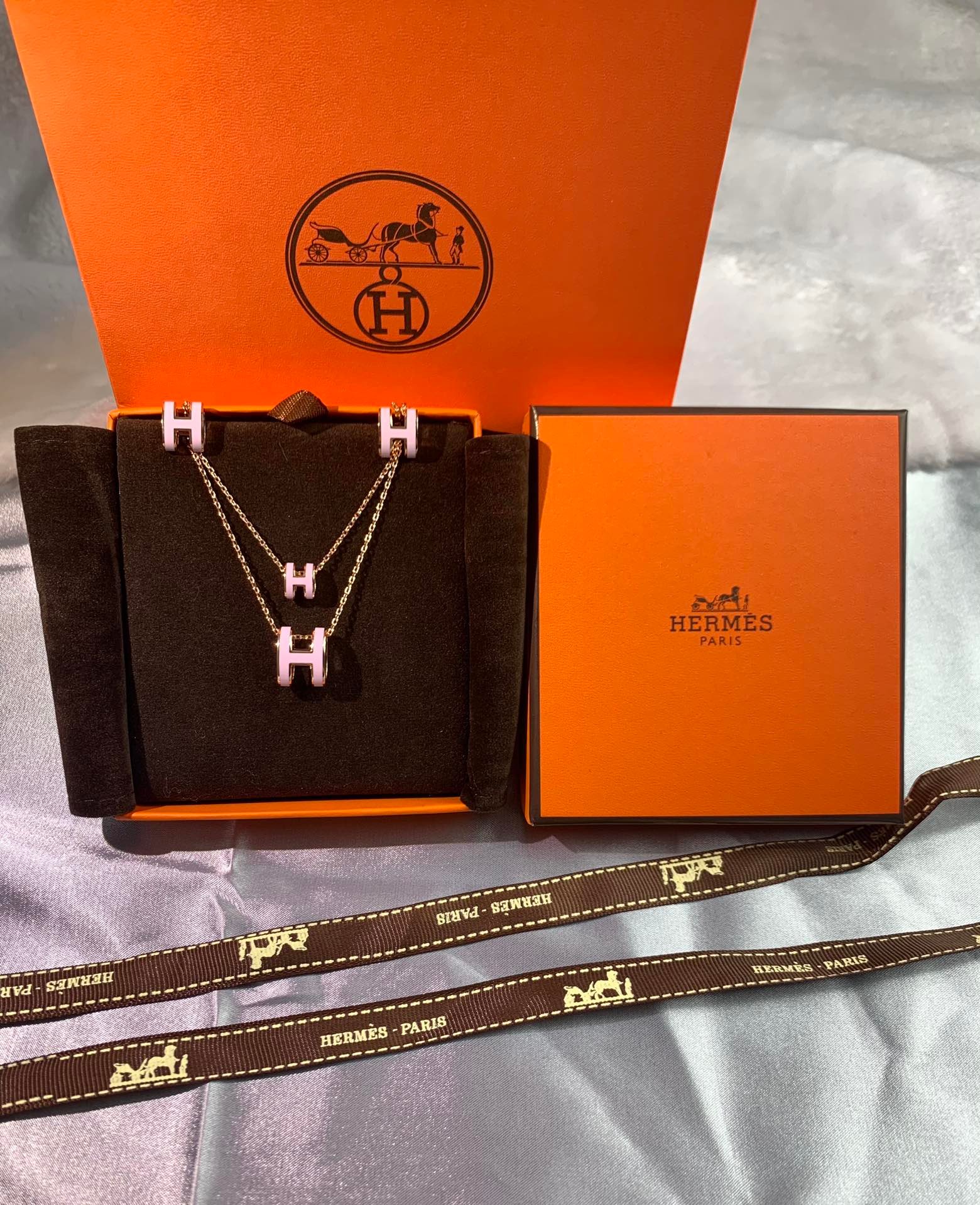 Hermès Pastel Pink Gold Tone Pop Necklace - Image 7