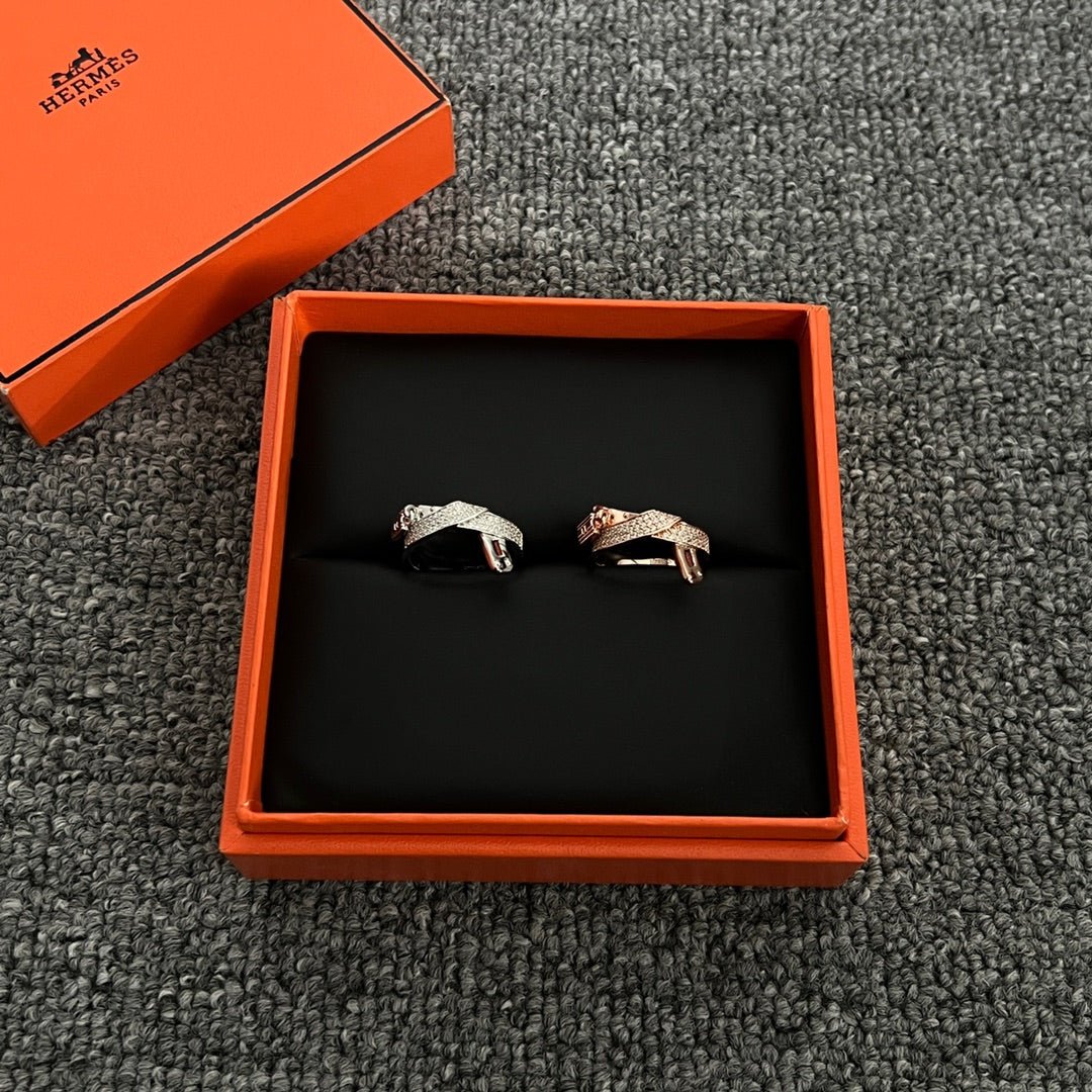 Hermès Rose Gold Kelly Knot Diamond Ring - Image 9