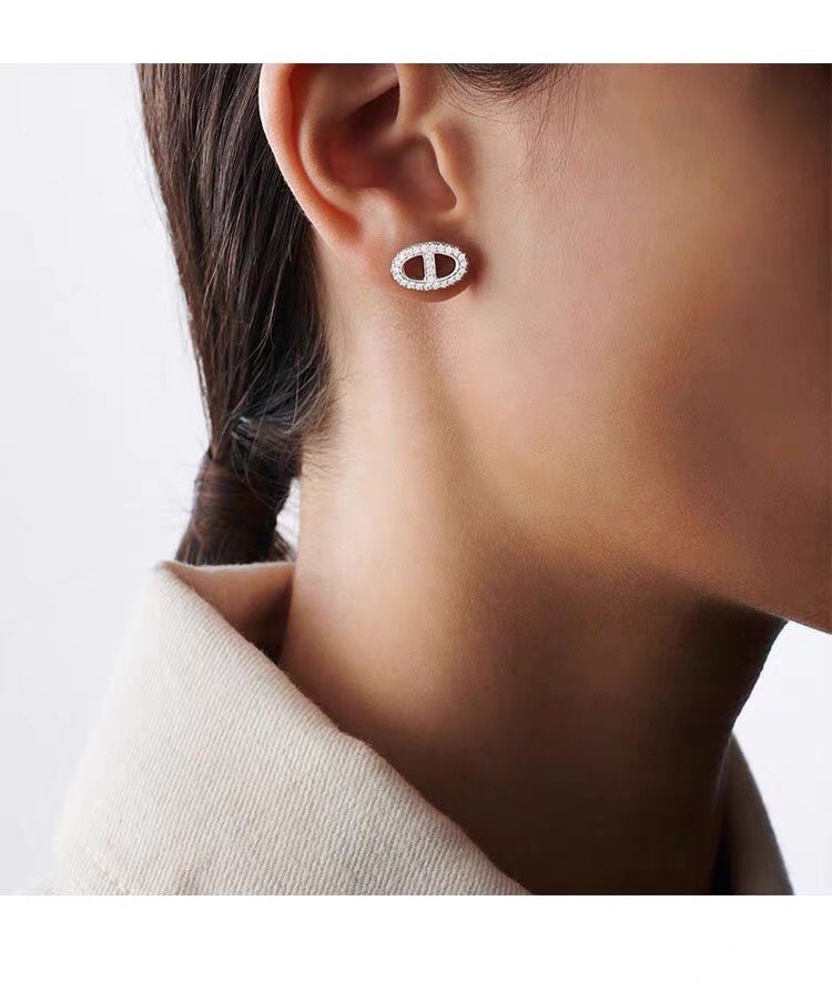 Hermès White Gold Diamond Design Studs - Image 5